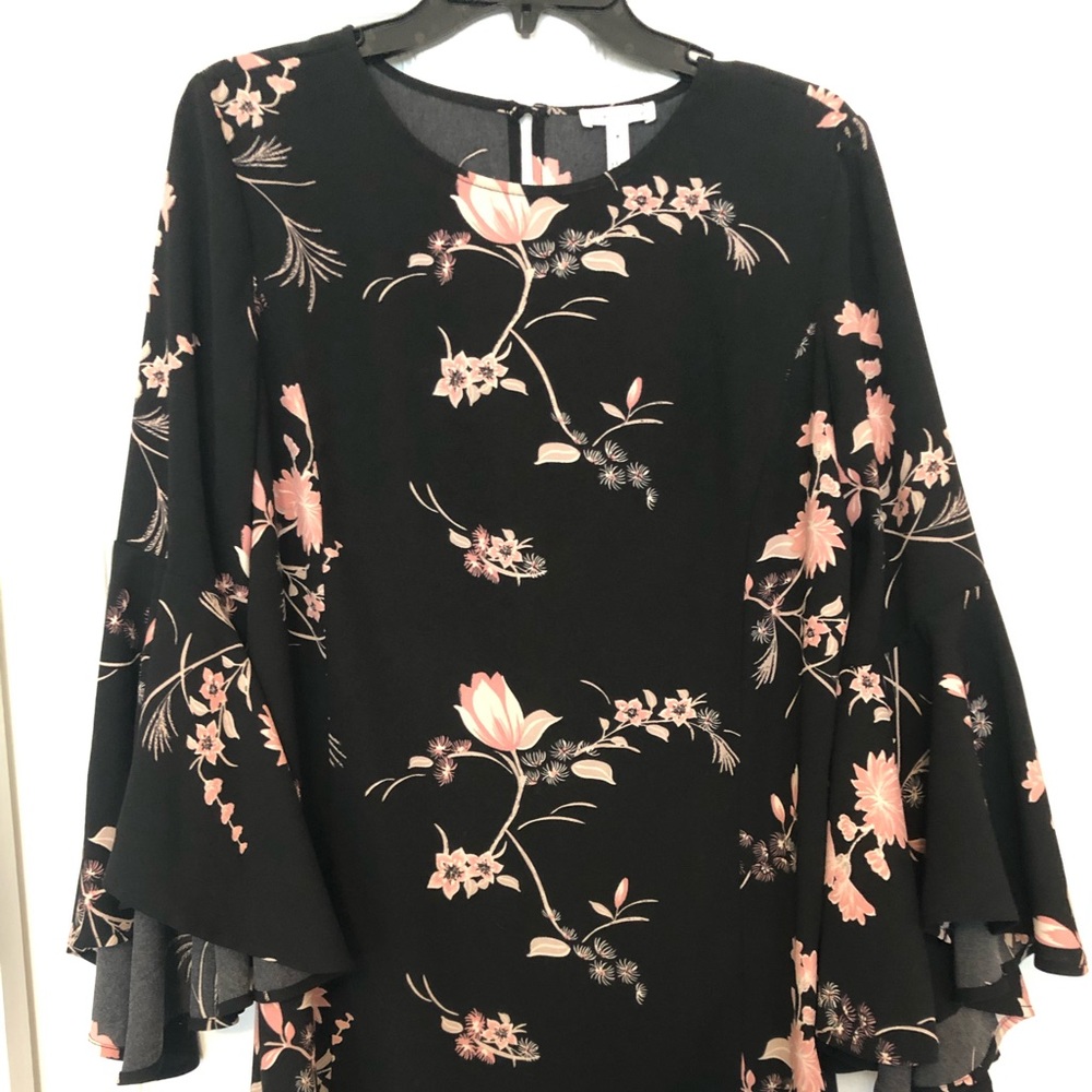 Floral bell sleeve shift dress, size medium